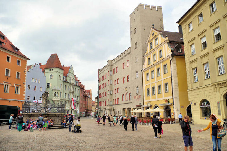 regensberg-germany-plaza | Mark File